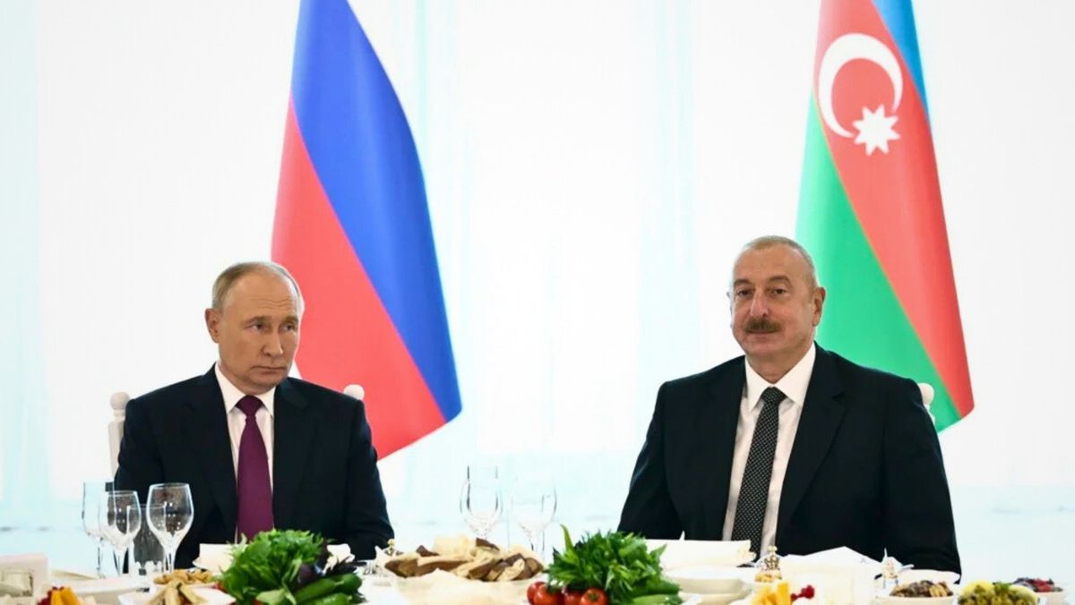Președintele azer acuză Rusia de doborârea avionului în Kazahstan și că a încercat să ascundă cauzele accidentului