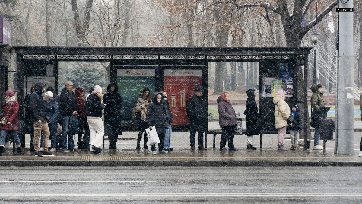METEO: Vreme rece și posomorâtă în toată țara. Meteorologii anunță ploi și lapoviță