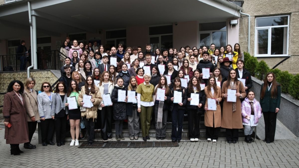 Peste 70 de elevi au fost premiați în cadrul Olimpiadei Republicane la limba franceză și germană
