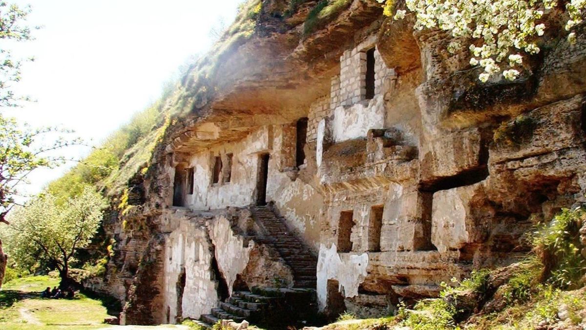 Persoanele fizice și entitățile private vor primi sprijin pentru a iniția proiecte de valorificare a monumentelor