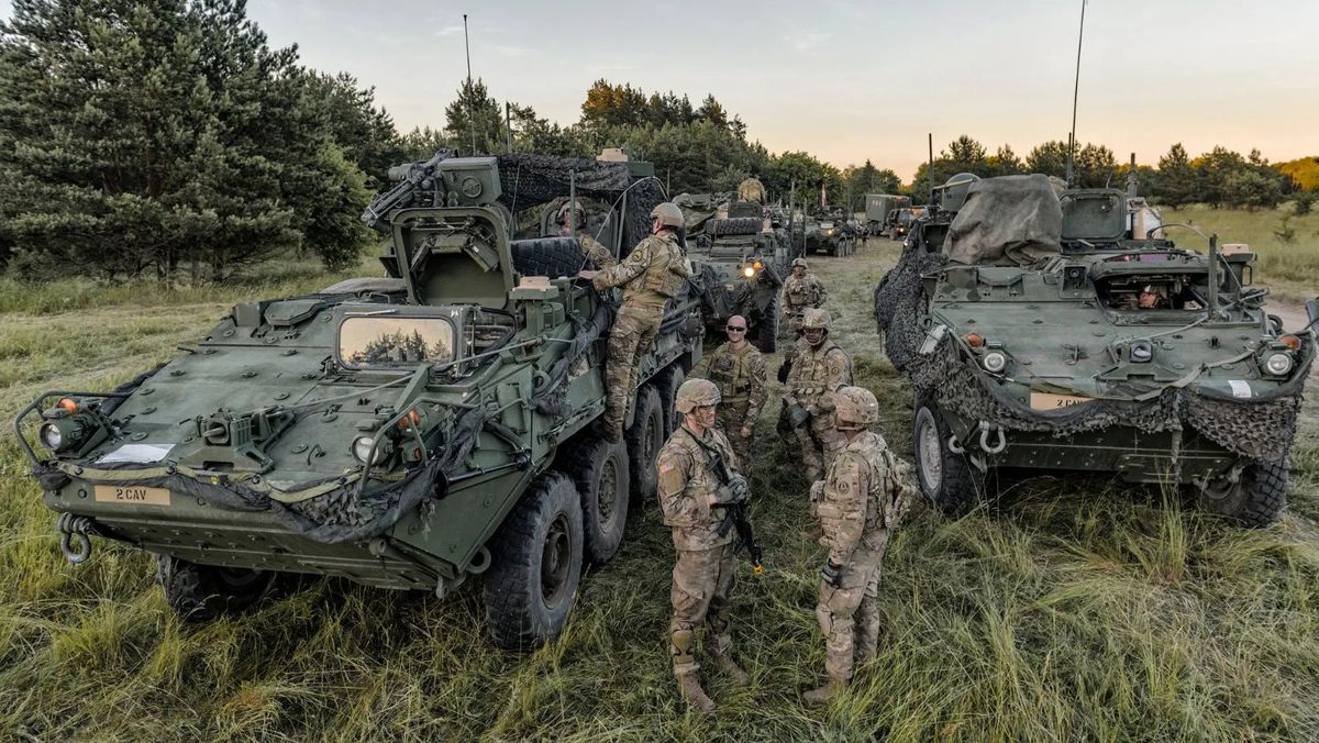 Departamentul american al Apărării analizează retragerea a până la 10.000 de militari din Europa de Est