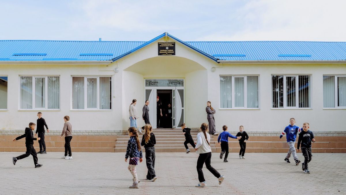 Rețeaua școlilor model se extinde cu 15 instituții. Pentru lucrări vor fi alocate 35 de milioane de euro
