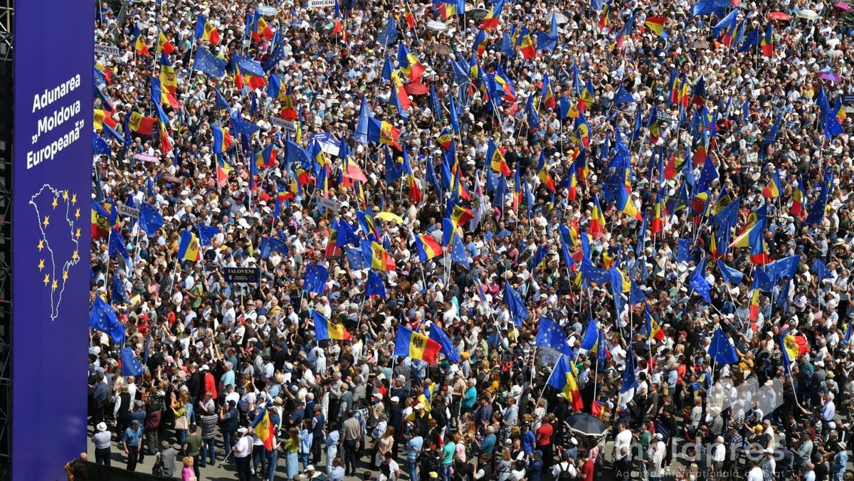 Trei ani de la obținerea statutului de țară candidată pentru aderarea la UE: „Viitorul R. Moldova este în Europa”
