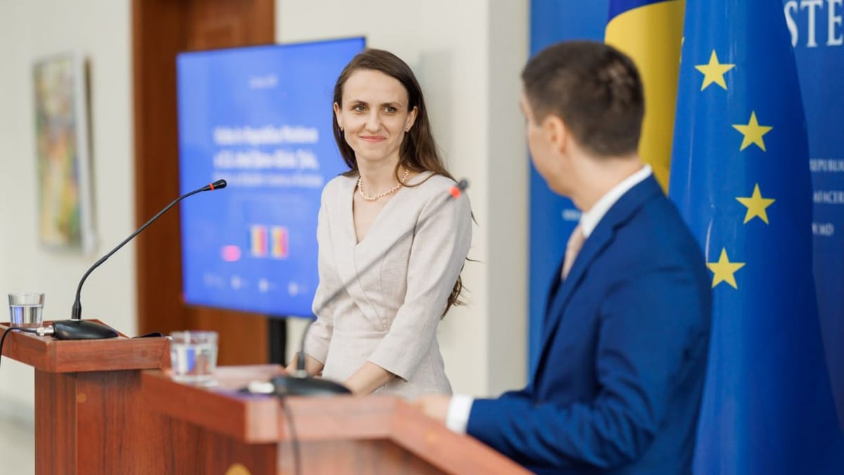 Ministra de Externe a României vine mâine la Chișinău