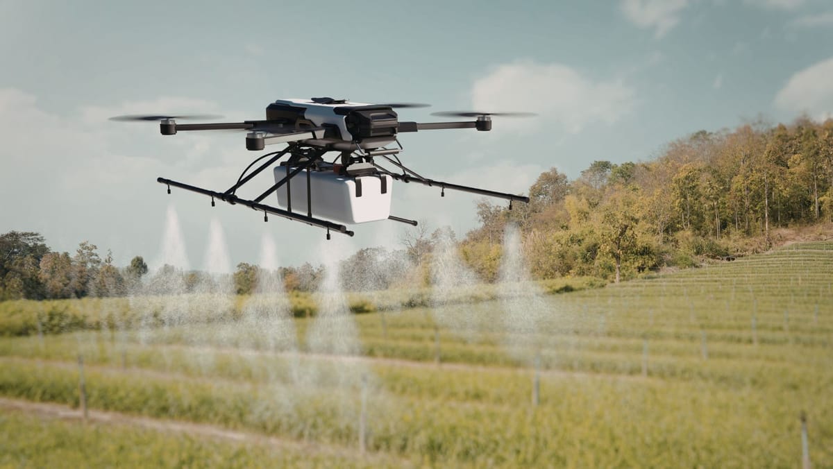 Vrei să înveți să operezi sau să proiectezi drone agricole? UTM lansează două programe de micro-calificare