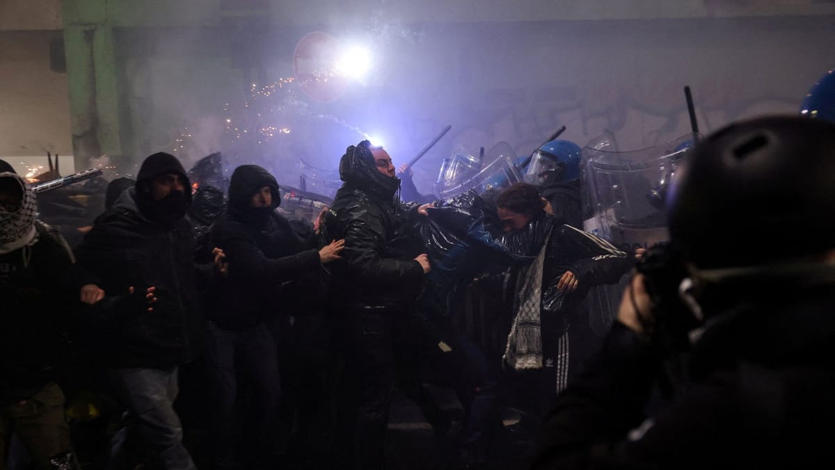 Violențe la Milano după un protest împotriva Jocurilor Olimpice. Giorgia Meloni, despre cei implicați: „Dușmanii Italiei”
