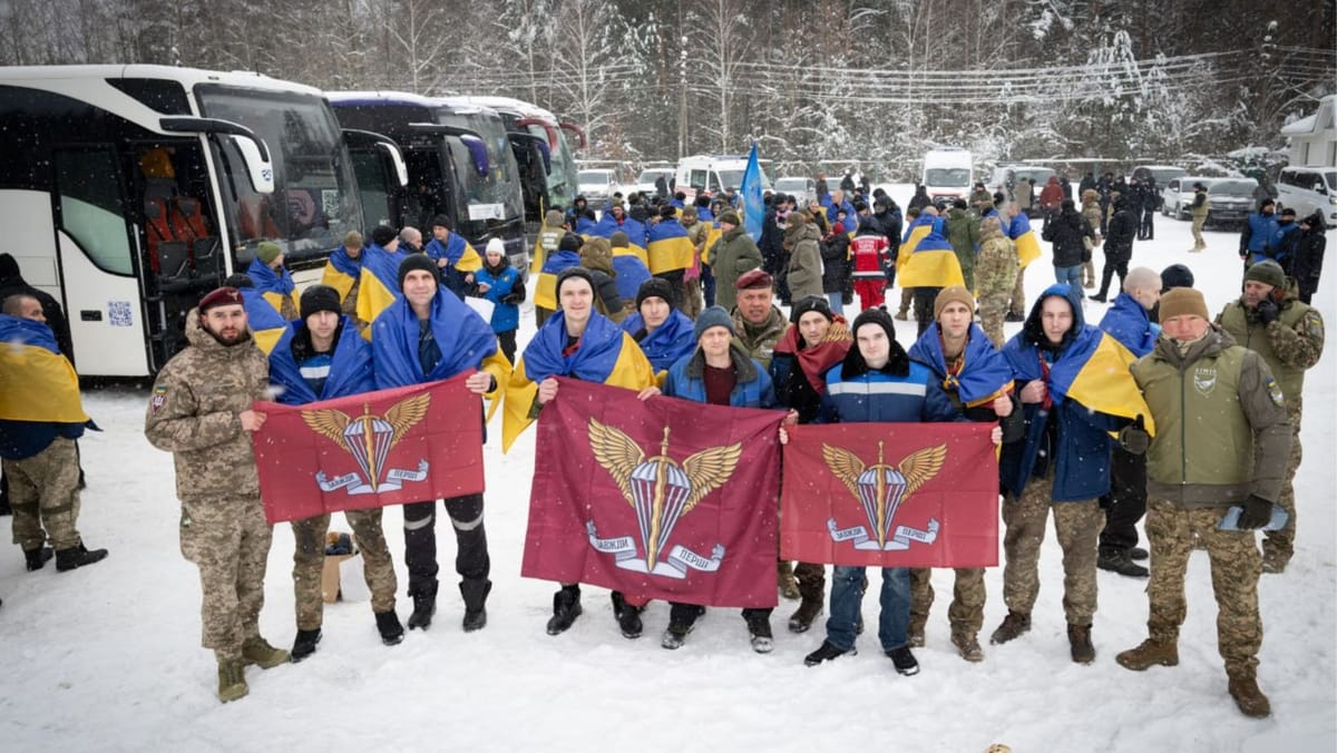 VIDEO/ Ucraina anunță revenirea a 157 de persoane din captivitatea rusă în primul schimb de prizonieri din 2026