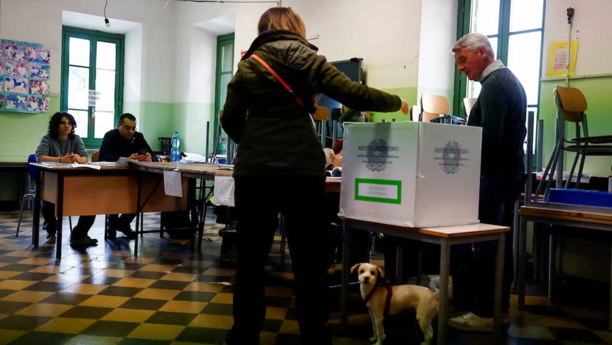 În Italia se desfășoară un referendum privind modificarea Constituției