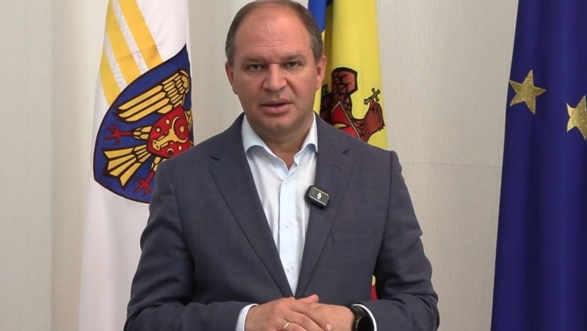 Dispută pe iluminatul în Chișinău: Ion Ceban respinge ideea Guvernului de a reduce lumina în Chișinău