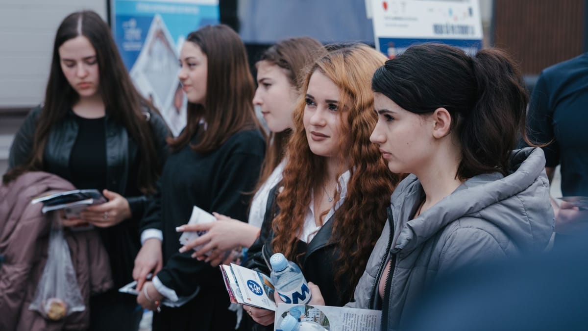 Campania „Învață în Moldova” revine. Primele târguri universitare regionale vor avea loc mâine, la Edineț și Cahul