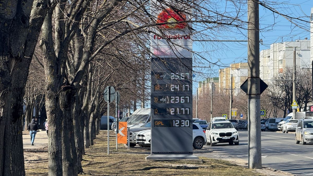 Motorina trece de 22 de lei! ANRE anunță noi scumpiri la carburanți pentru vineri