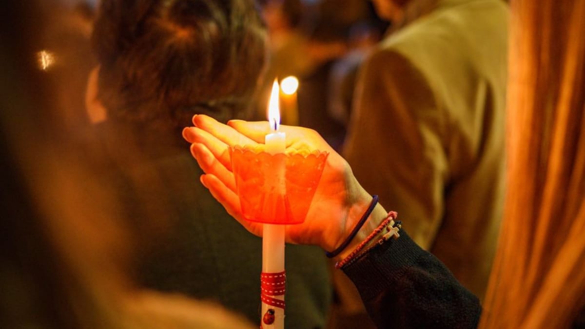 În această noapte, peste 400 de pompieri și salvatori vor fi la datorie. Recomandări pentru cetățeni