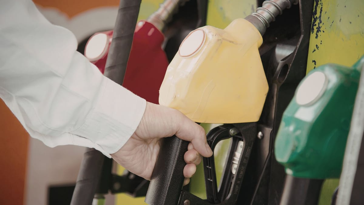 Carburanții continuă să se ieftinească. Prețul motorinei scade cu zece bani