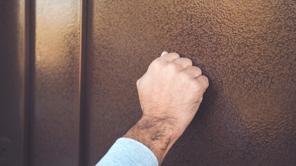 Escrocii au ajuns la casele oamenilor: Energocom neagă controalele la domiciliu și avertizează asupra înșelătoriilor