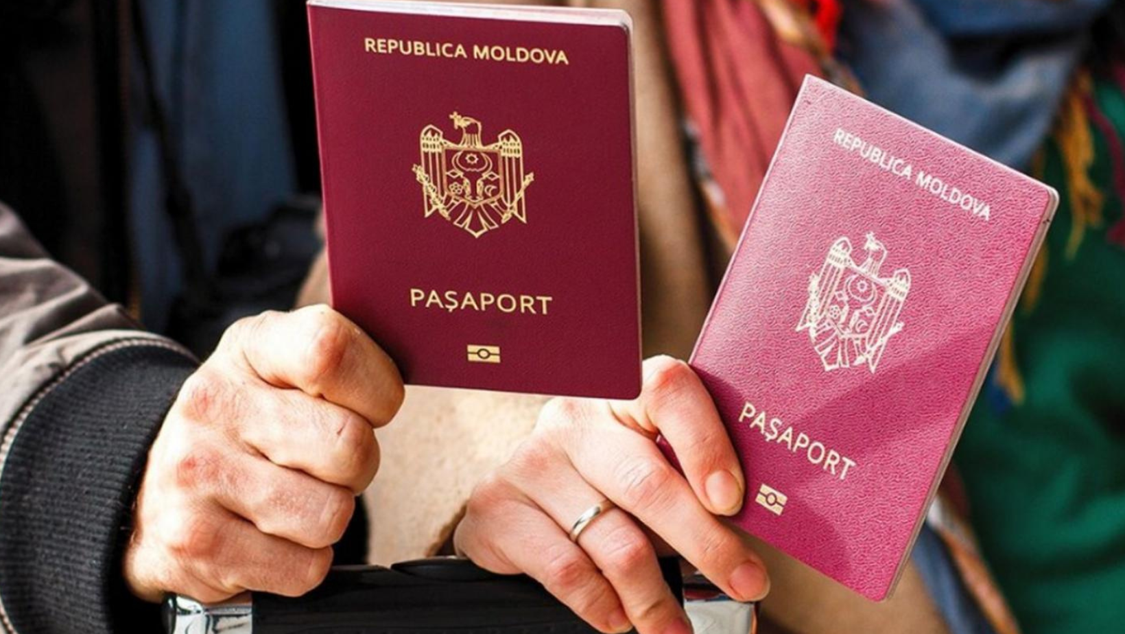 FOTO/ Noi modele de pașapoarte vor fi puse în circulație pe parcursul anului 2026 - iată cum vor arăta