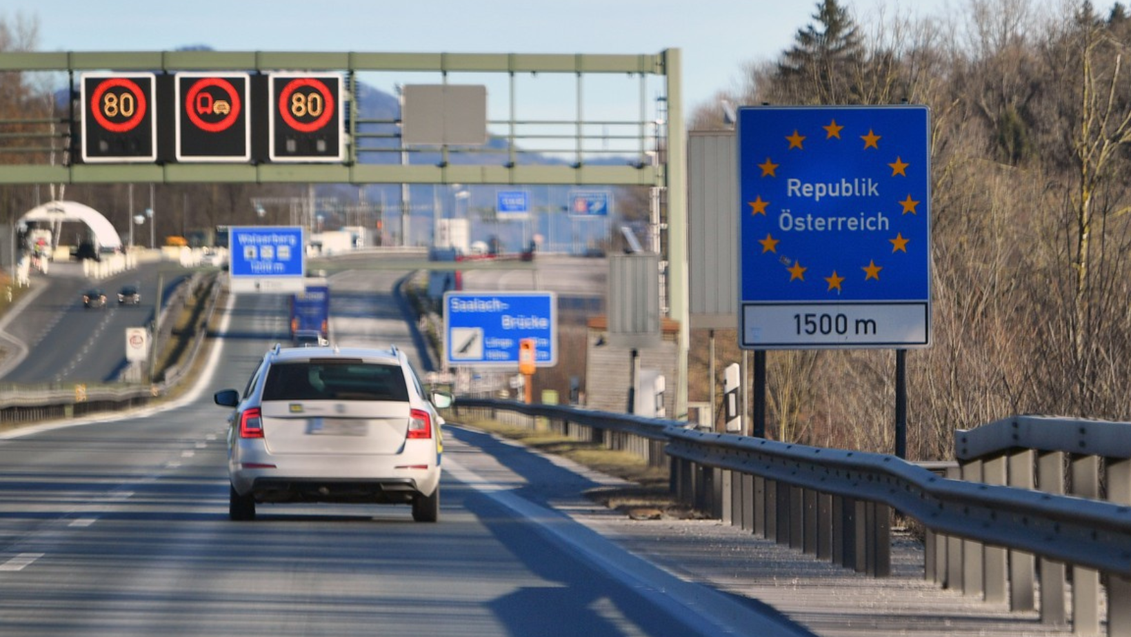 Noi reguli pentru tranzitul de mărfuri la frontiera Austria-Elveția: notificarea electronică devine obligatorie