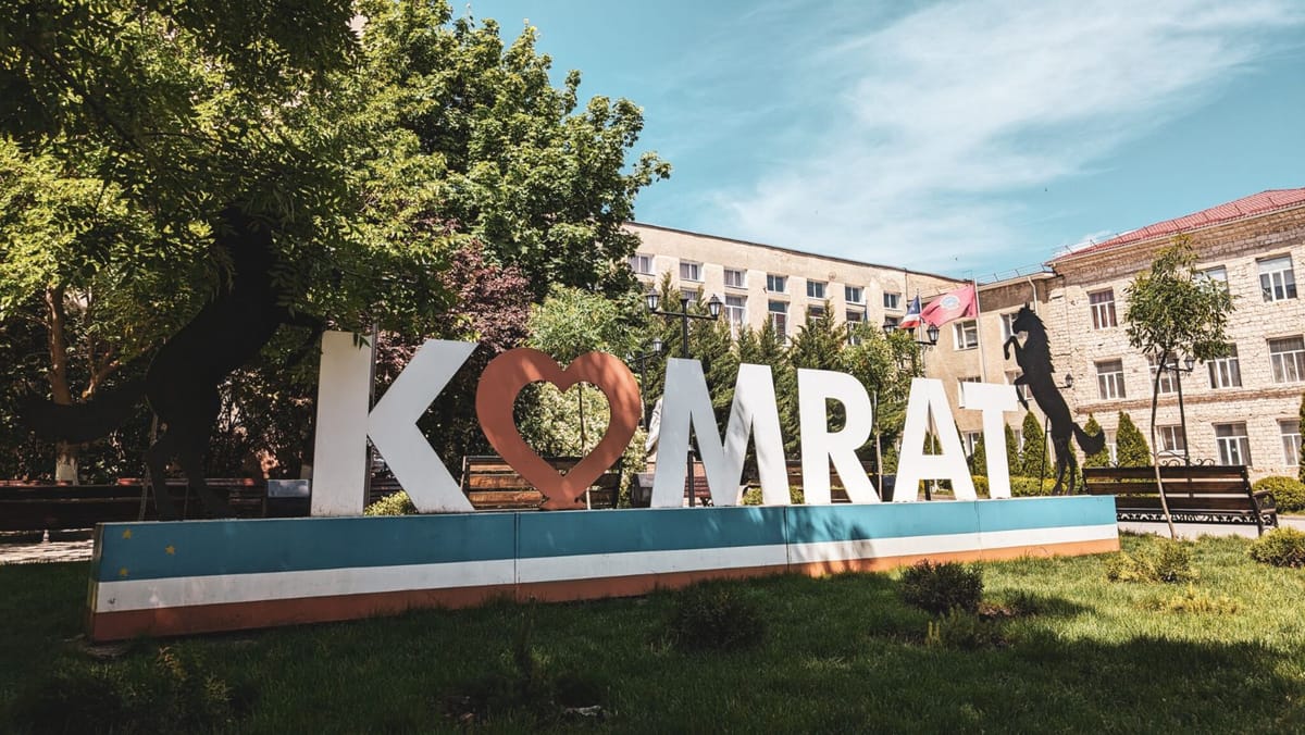 Profesorii și educatorii ar urma să primească stimulente financiare pentru predarea limbii române în Găgăuzia