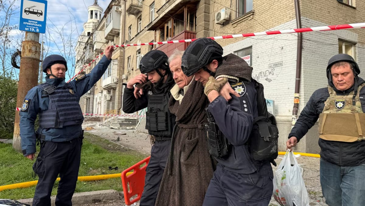 Noapte de noapte sub atacuri. Aprilie a fost cea mai grea lună pentru Ucraina de la începutul războiului