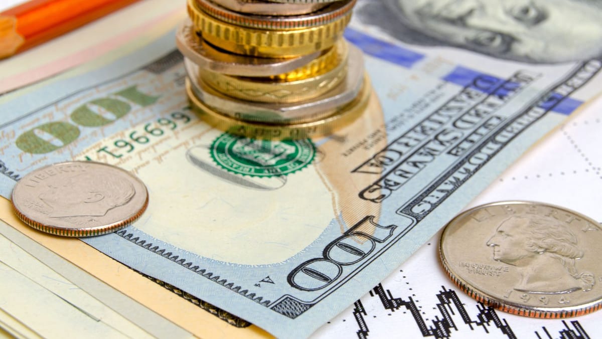 Leul se apreciază în raport cu principalele valute. Euro și dolarul scad joi