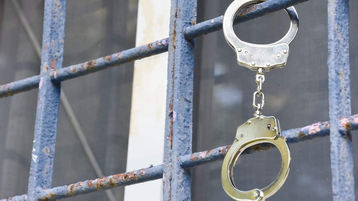 Arest după perchezițiile de la MoldATSA. Contabila-șefă și un adjunct, trimiși în Penitenciarul nr. 13