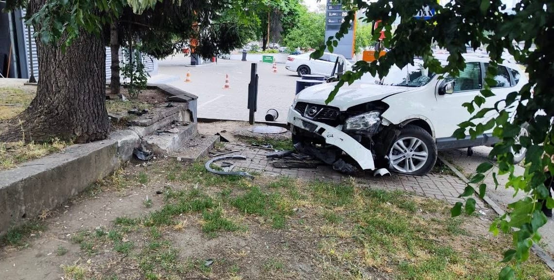 Tragedie pe strada Ismail: Un șofer a murit după ce i s-a făcut rău la volan