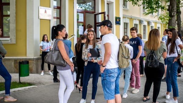 Sesiunea de bază a admiterii la universități s-a încheiat. Cel mai în vârstă candidat la studii de licență are 75 de ani