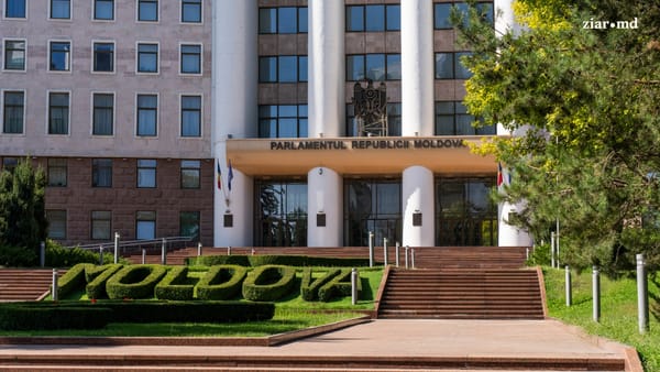 Parlamentul se va reuni într-o sesiune specială pentru ceremonia de depunere a jurământului de către judecătorii CC