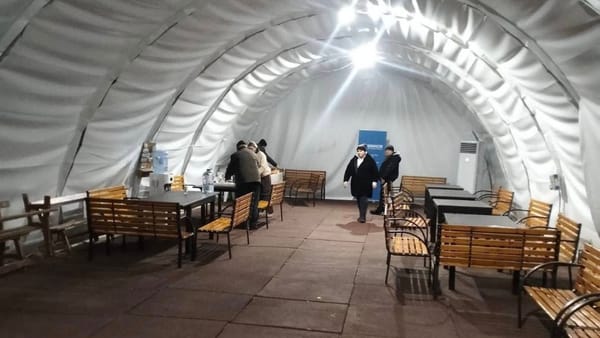 ACTUALIZARE/ Tabăra provizorie de la Palanca nu mai găzduiește nicio persoană. Peste 30 de copii au beneficiat de asistență