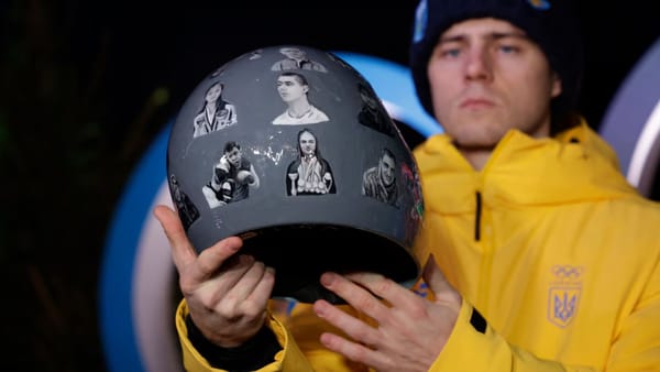 JO 2026: Sportiv ucrainean descalificat după ce a refuzat să renunțe la casca cu portretele sportivilor uciși în război