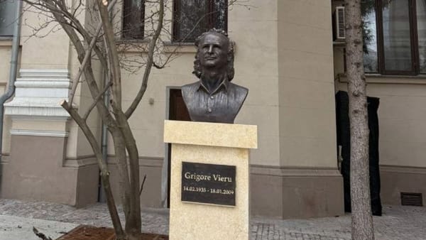 În România vor apărea noi busturi ale poetului Grigore Vieru. Unul a fost inaugurat astăzi, la Craiova