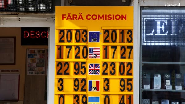 Dolarul pierde în continuare poziții, euro marchează o ușoară creștere