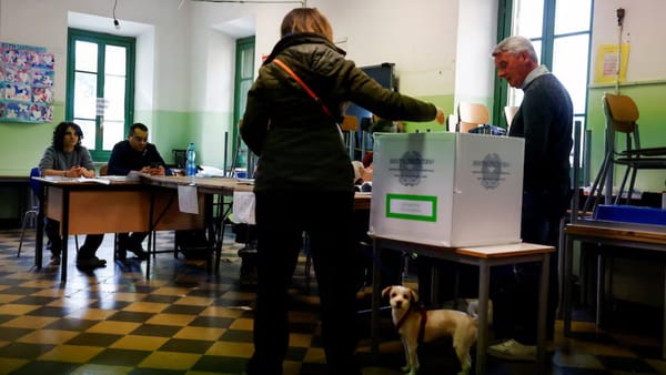 În Italia se desfășoară un referendum privind modificarea Constituției