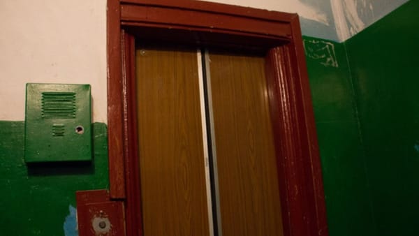 Ascensoarele vechi din blocurile locative din R. Moldova, în vizorul autorităților: 40 vor fi înlocuite sau modernizate