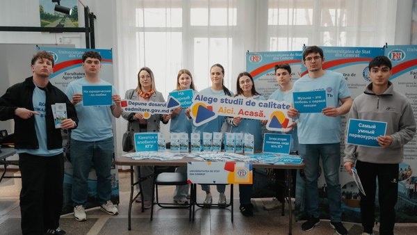 Târg educațional la Cahul: sute de elevi din sudul țării își caută drumul spre universitățile din țară