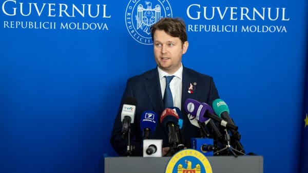 VIDEO/ A trăit o lună fără cash! Ce a descoperit ministrul Finanțelor și de ce continuă provocarea