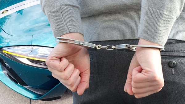 Șoferul care a lovit o femeie și un copil pe bd. Grigore Vieru, plasat în arest preventiv