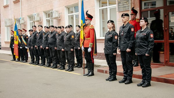 FOTO/ Carabinierii moldoveni pleacă într-o nouă misiune în Kosovo. Pentru prima dată, în contingent sunt și femei