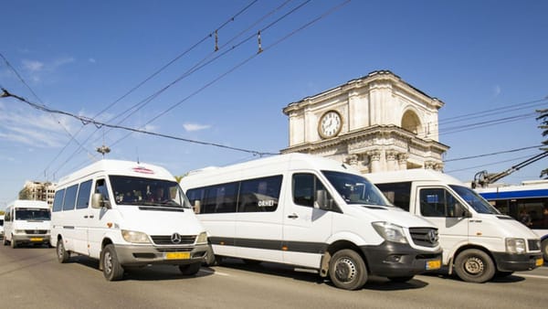 DOC/ Călătoriile cu transportul interraional și raional se ieftinesc cu doi și trei bani per kilometru