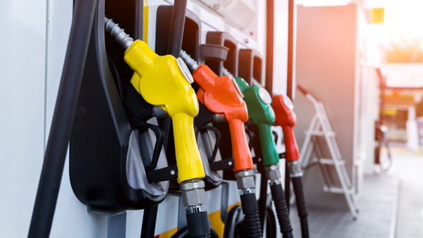 Motorina se ieftinește considerabil, coborând sub 33 de lei per litru