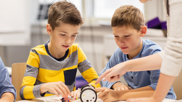 Educație mai incluzivă pentru copiii cu cerințe speciale: MEC testează o nouă metodologie de intervenție timpurie