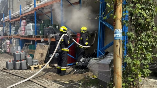 FOTO/VIDEO Incendiul de la depozitul din sectorul Ciocana al capitalei a fost localizat