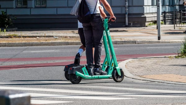 Mai mulți trotinetiști au fost prinși conducând sub influența alcoolului