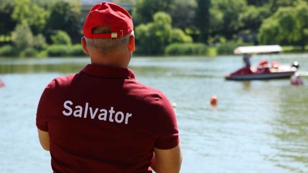 O copilă de 13 ani s-a înecat într-un iaz din Soroca. Minora se afla cu fratele său, fără supravegherea adulților