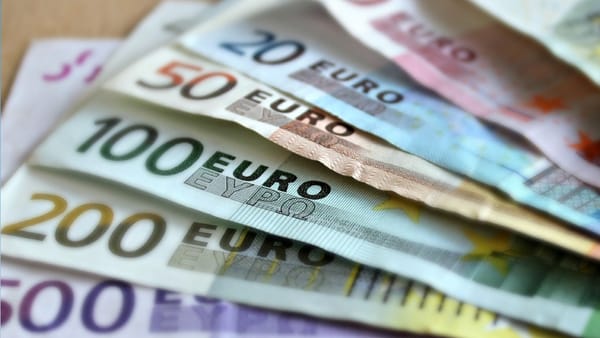 Cât valorează principalele valute în Republica Moldova. Cursul oficial pentru 27 iunie