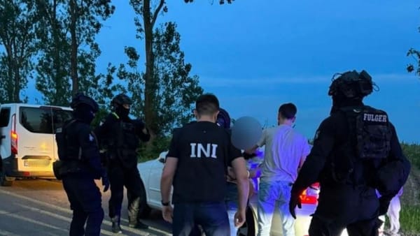 VIDEO/ Administratorul unui cont de TikTok, reținut pentru propagandă a războiului - ce au scos la iveală perchezițiile