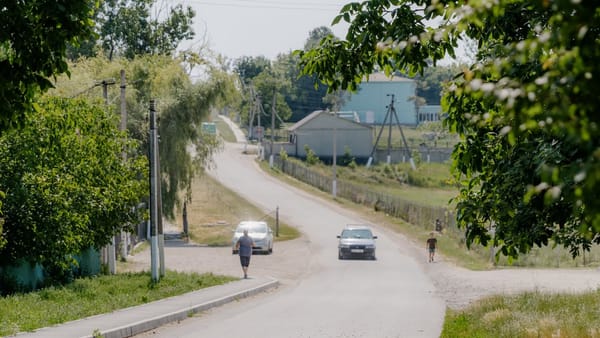 Un nou spațiu de recreere pentru locuitorii satului Aluniș a fost amenajat prin Programul „Satul European”