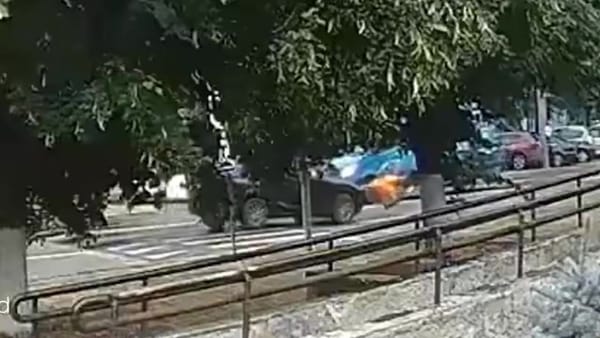 VIDEO/ Un bărbat, tamponat în timp ce traversa regulamentar pe o trecere de pietoni din sectorul Ciocana al capitalei
