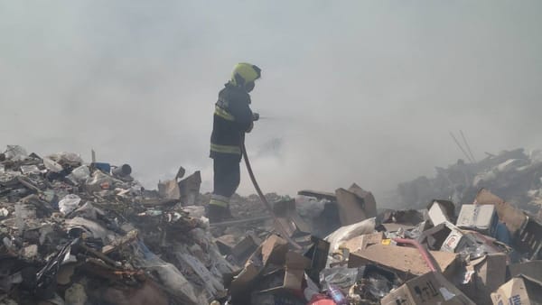 Incendiul de la gunoiștea orășenească din Orhei, lichidat după aproape trei zile de intervenție continuă