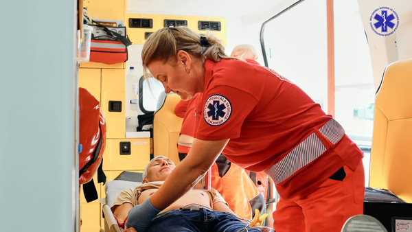 Ambulanța, chemată de aproape 15.000 de ori într-o săptămână. Peste 2.000 de solicitări au vizat copii