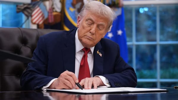 Trump a semnat noi sancțiuni împotriva Rusiei. Cumpărătorii de energie rusească riscă tarife de până la 100%